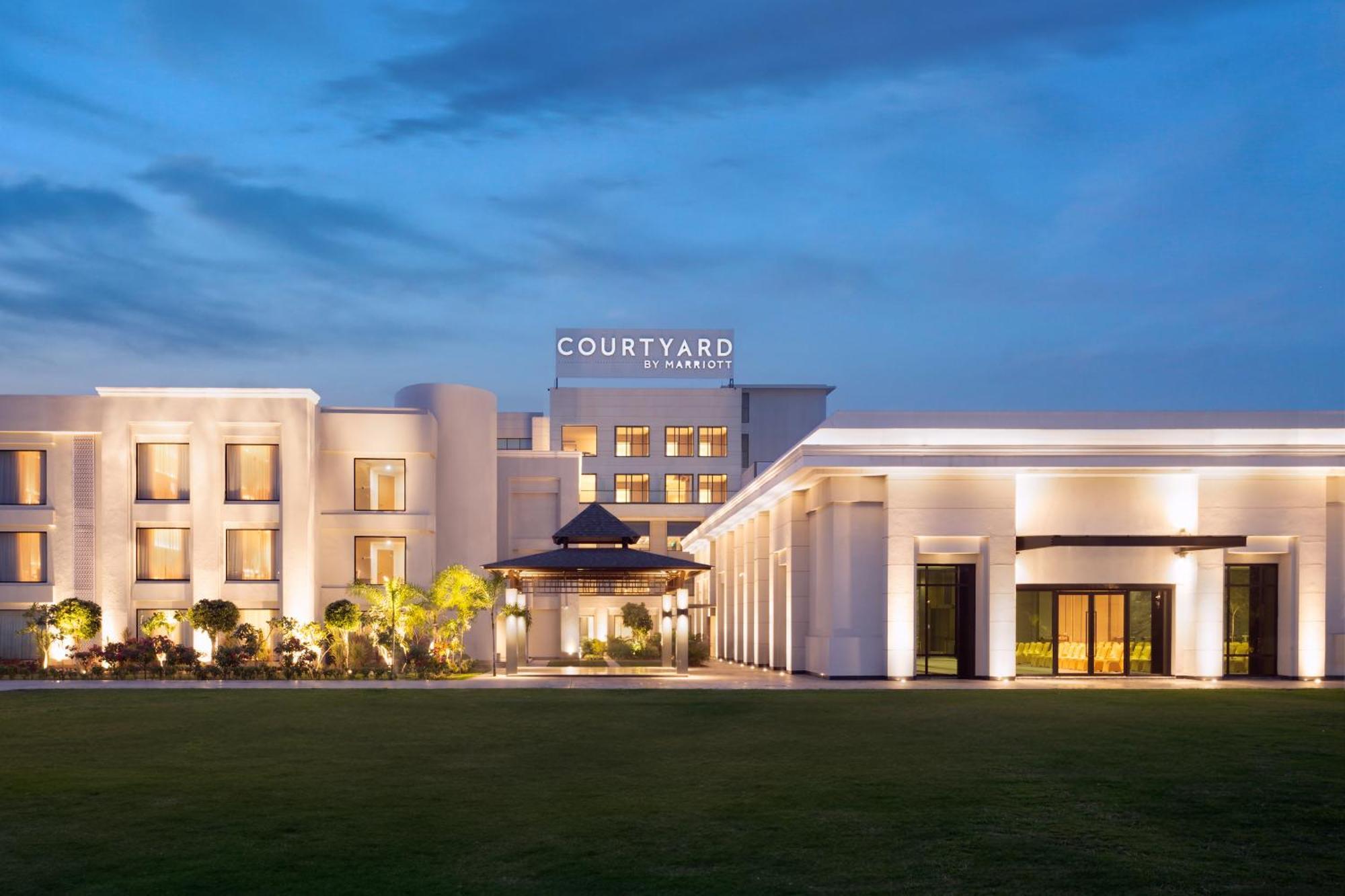 Courtyard By Marriott Gorakhpur Otel Dış mekan fotoğraf